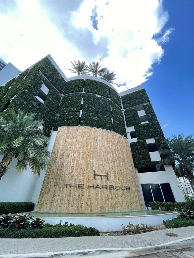 property at 16385 Biscayne Blvd