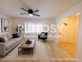 11002 Hammerly Blvd in Houston, TX - Building Photo