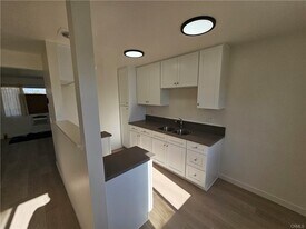 554 E Hurst St, Unit 554 E Hurst in Covina, CA - Building Photo