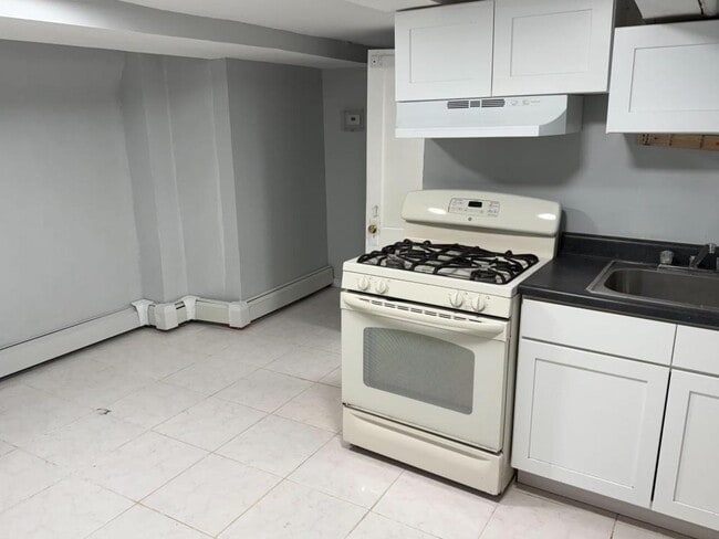 160 Amackassin Terrace in Yonkers, NY - Building Photo - Building Photo