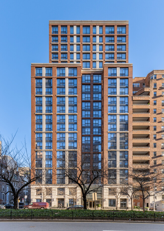 45 Park Ave in New York, NY - Building Photo - Building Photo