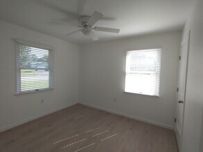 211 Ash Ln in Annapolis, MD - Foto de edificio - Building Photo