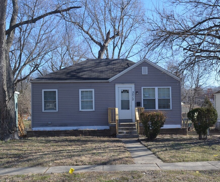 3512 St Joachim Ln in St. Ann, MO - Building Photo