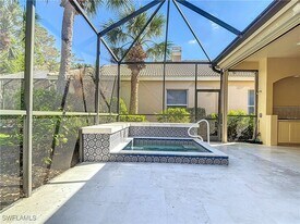 9190 Troon Lakes Dr in Naples, FL - Building Photo