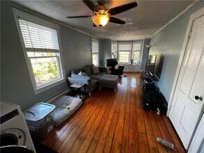 235 Spring St in Newport, RI - Building Photo - Building Photo