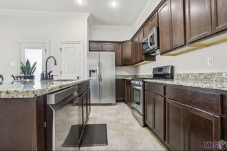 39266 Superior Wood Ave in Gonzales, LA - Foto de edificio - Building Photo