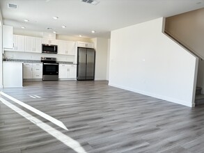 309 Topaz Spgs Ct in Roseville, CA - Building Photo - Building Photo