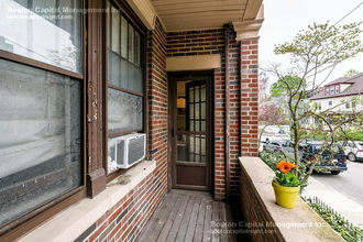 153 Strathmore Rd, Unit 1 in Boston, MA - Foto de edificio - Building Photo
