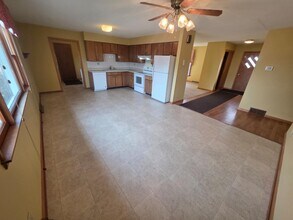 46258 312th St in Vermillion, SD - Building Photo - Building Photo