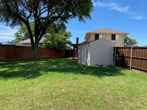 1404 Ranchview Ct in Carrollton, TX - Building Photo - Building Photo