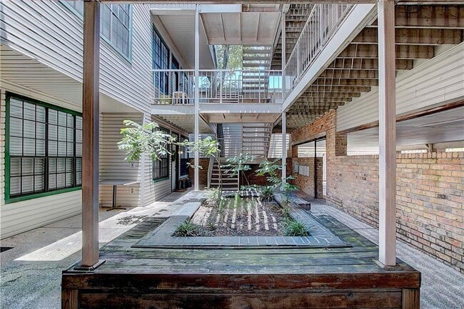 2300 Leon St in Austin, TX - Building Photo - Building Photo