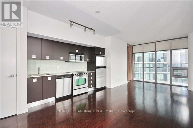 33-3033 Charles St E in Toronto, ON - Building Photo - Building Photo