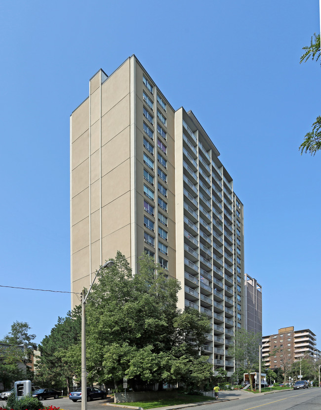 Gwen Lee in Hamilton, ON - Building Photo - Building Photo