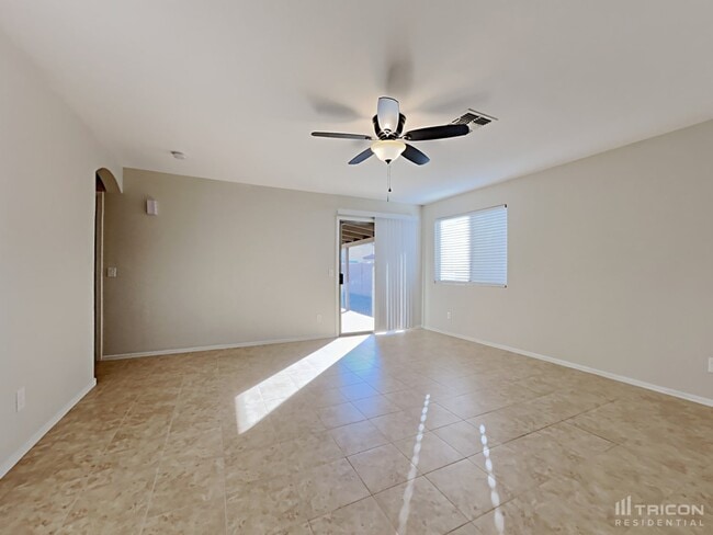 2013 S 86th Dr in Tolleson, AZ - Building Photo - Building Photo
