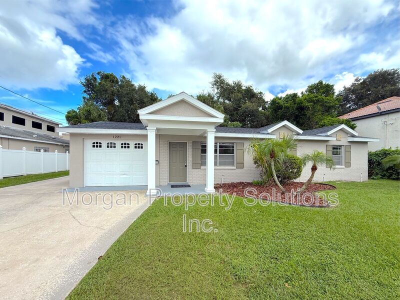 1221 Poinsettia Ave in Orlando, FL - Building Photo