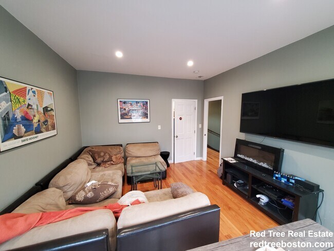 296 Brookline St, Unit 296 in Cambridge, MA - Foto de edificio - Building Photo