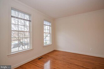 1023 Pleasant Cir in Rockville, MD - Building Photo - Building Photo