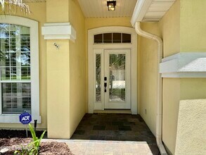 12196 Lake Fern Dr in Jacksonville, FL - Building Photo - Building Photo