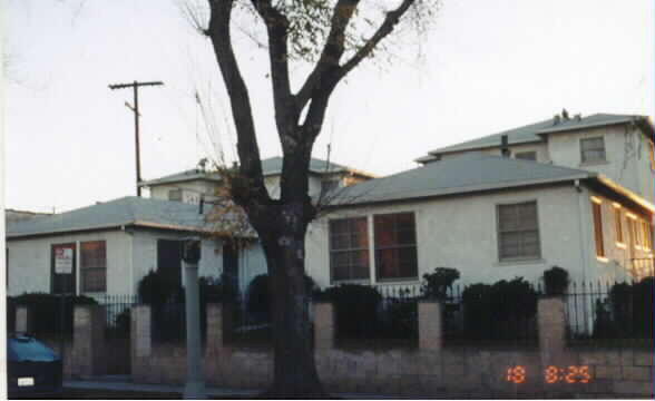 1612-1616 S Cloverdale Ave in Los Angeles, CA - Foto de edificio - Building Photo