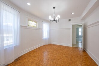 24 Llewellyn Ave in Bloomfield, NJ - Building Photo - Building Photo