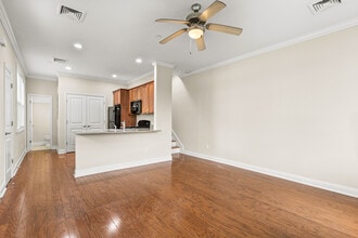 Chelsea Place in Bay Shore, NY - Building Photo - Building Photo