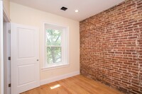 79 Brighton Ave, Unit 1 in Boston, MA - Foto de edificio - Building Photo