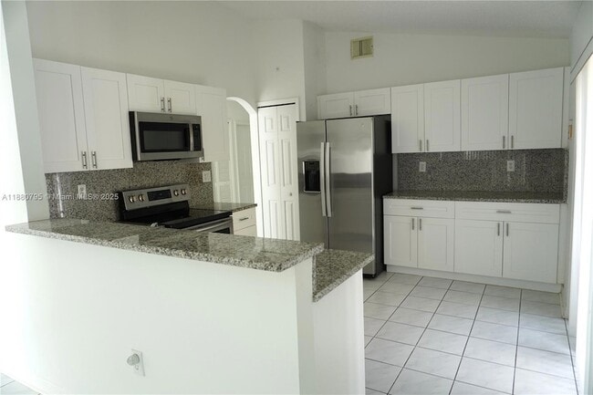 15770 SW 84th Terrace in Miami, FL - Foto de edificio - Building Photo