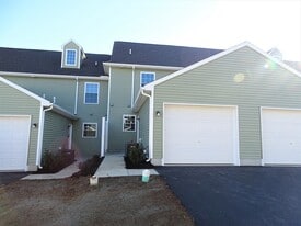 818 Byler Cir in Lebanon, PA - Building Photo