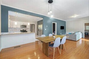 411 Dorsey Rd in Atlanta, GA - Building Photo