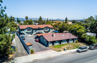 1056 N Escondido Blvd in Escondido, CA - Building Photo - Building Photo