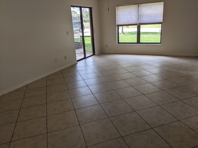 6533 SE Federal Hwy, Unit 101 in Stuart, FL - Building Photo - Building Photo