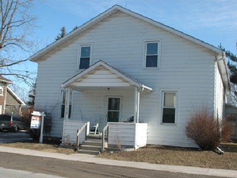 229 Perry St in Scugog, ON - Building Photo