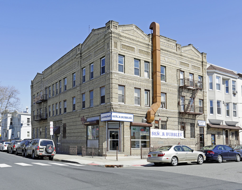 42 Laidlaw Ave in Jersey City, NJ - Building Photo