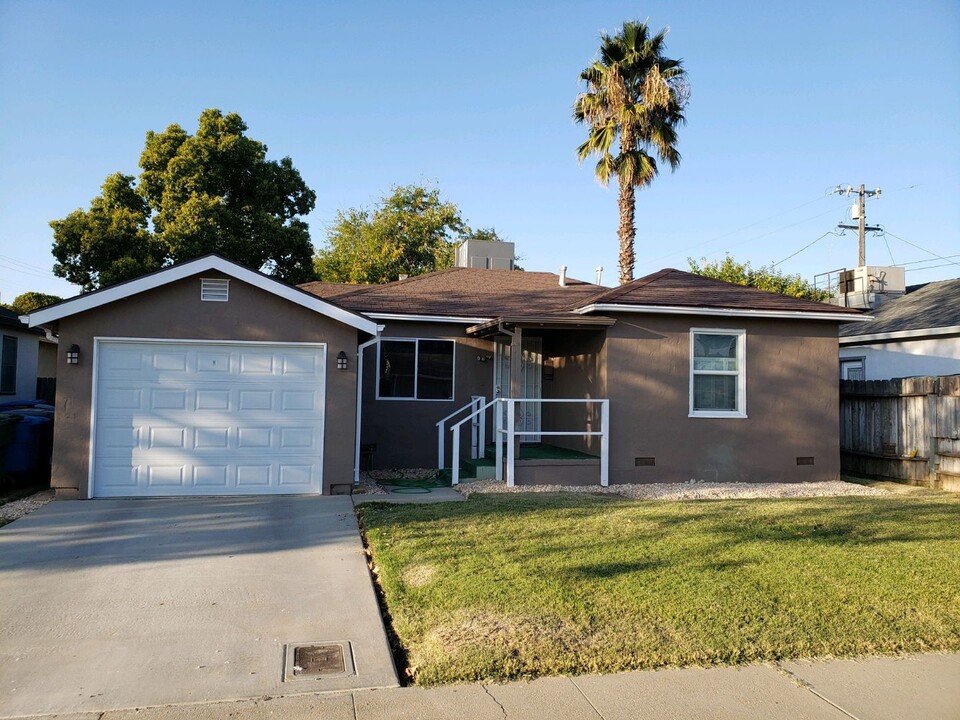 307 E 14th St in Marysville, CA - Building Photo