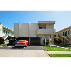 Lido Apartments - 12616-20 Caswell Ave in Los Angeles, CA - Foto de edificio - Building Photo