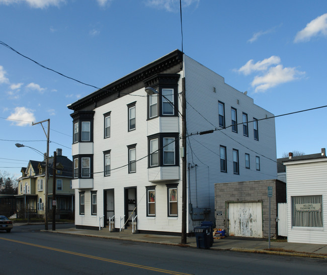 121 Ontario St in Cohoes, NY - Building Photo - Building Photo