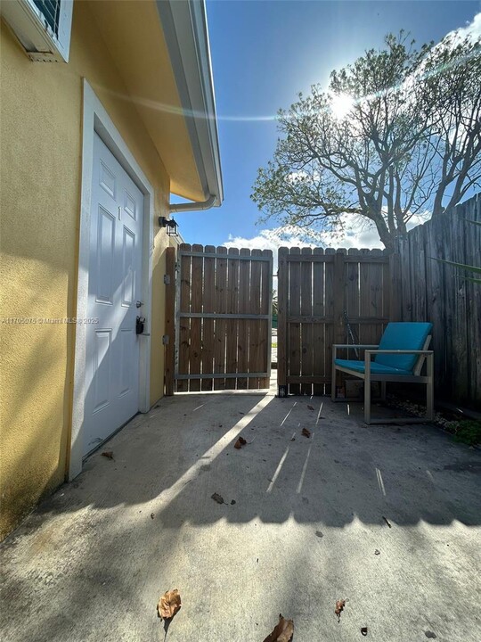 1935 Liberty St in Hollywood, FL - Building Photo