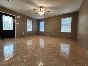 2149 Lima Loop in Laredo, TX - Building Photo - Building Photo
