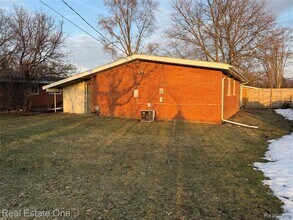 29449 Everett St in Southfield, MI - Building Photo - Building Photo