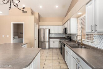 2412 E Wescott Dr in Phoenix, AZ - Building Photo - Building Photo