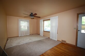 1609 6th St in Brookings, SD - Foto de edificio - Building Photo