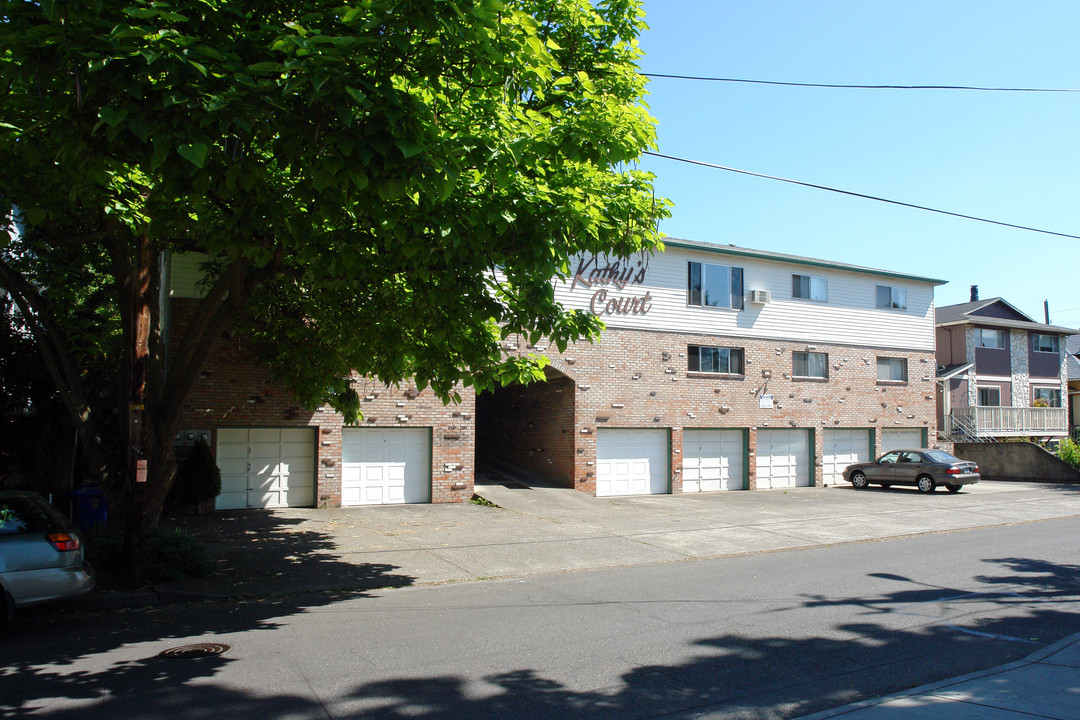 Kathy's Court in Portland, OR - Foto de edificio