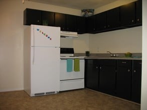 Vantage Apartments in Virginia Beach, VA - Building Photo - Interior Photo