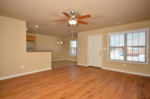 Village Park Apartments in Killen, AL - Foto de edificio - Building Photo