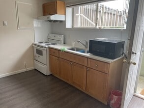 6039 Ontario St in Maple Ridge, BC - Building Photo - Building Photo