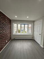 8942 202nd St in Hollis, NY - Building Photo