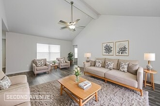 327 Condie Russell Ave in Venus, TX - Foto de edificio - Building Photo