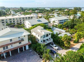 60 Beachcomber Ln in Englewood, FL - Building Photo - Building Photo