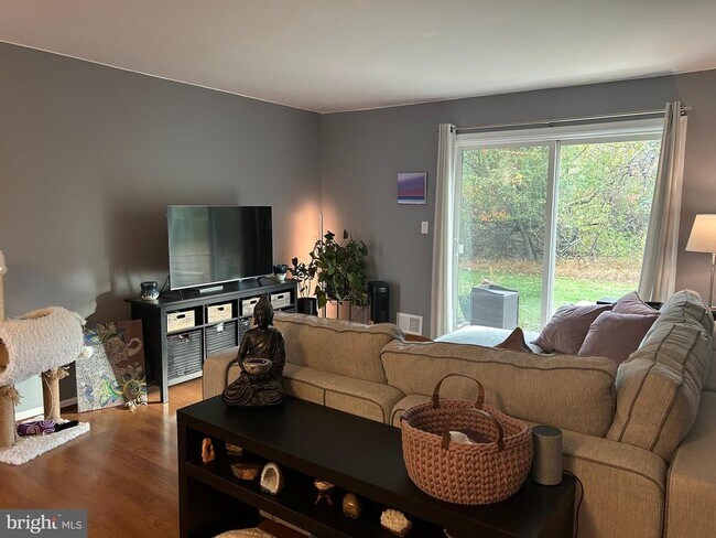 13 Quince Ct in Trenton, NJ - Building Photo - Building Photo