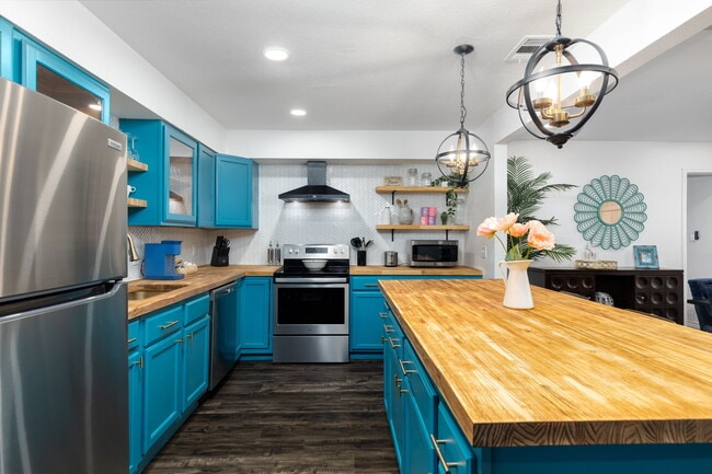 142 Lake Valley St in San Antonio, TX - Foto de edificio - Building Photo